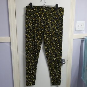 Tc. LuLaRoe Halloween leggings